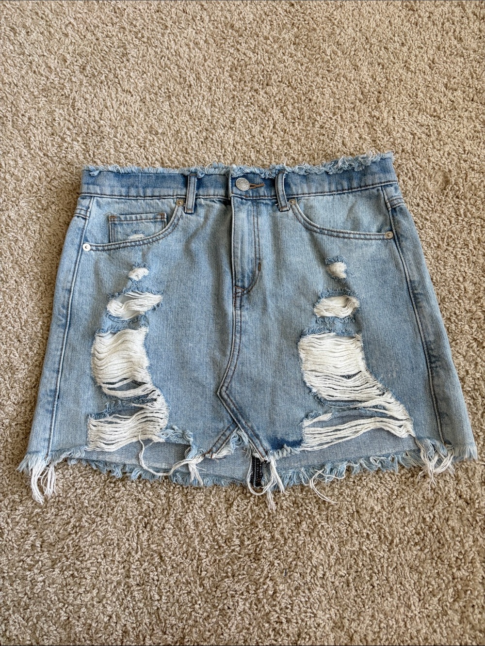 Express Women’s Light Blue Denim Jeans with Fringe Waistband and Hem. Size 6.